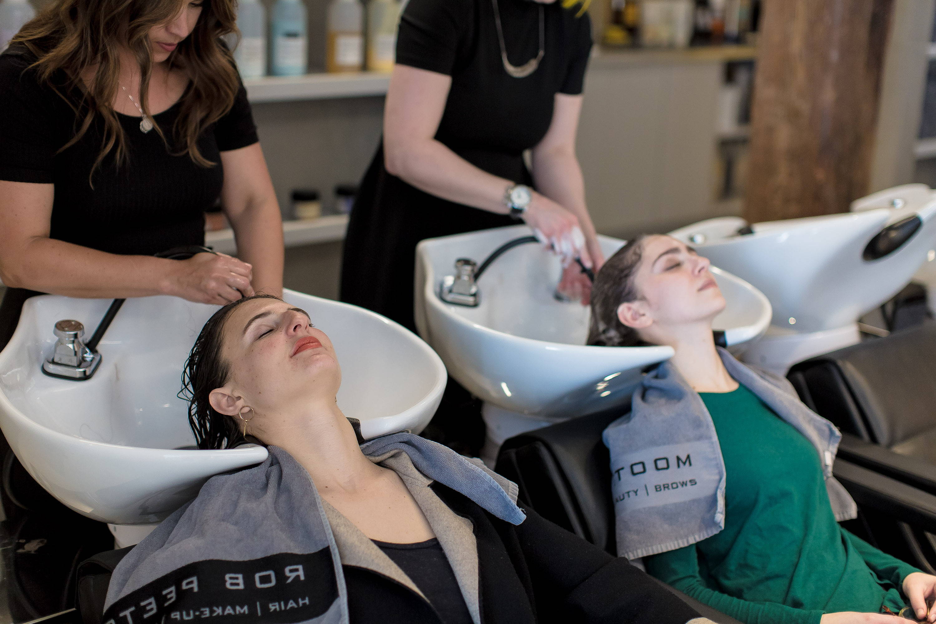 Rob Peetoom Salon Davines hair wash shampooing
