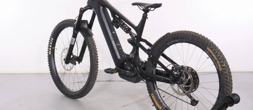 a Cannondale Moterra Neo Carbon 2 full suspension electric mountain bike