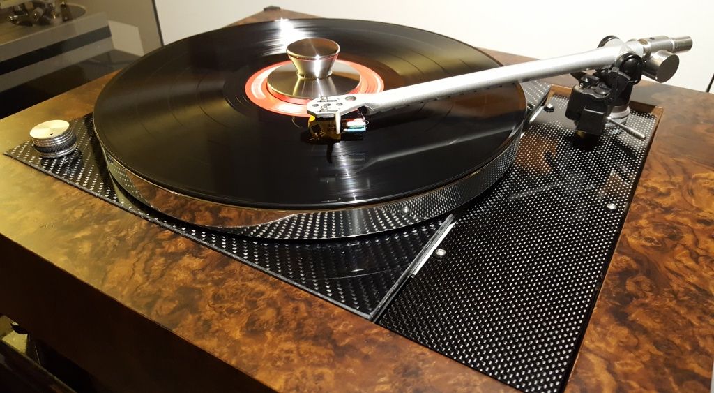 Thorens TD 150 Carbon top plate added