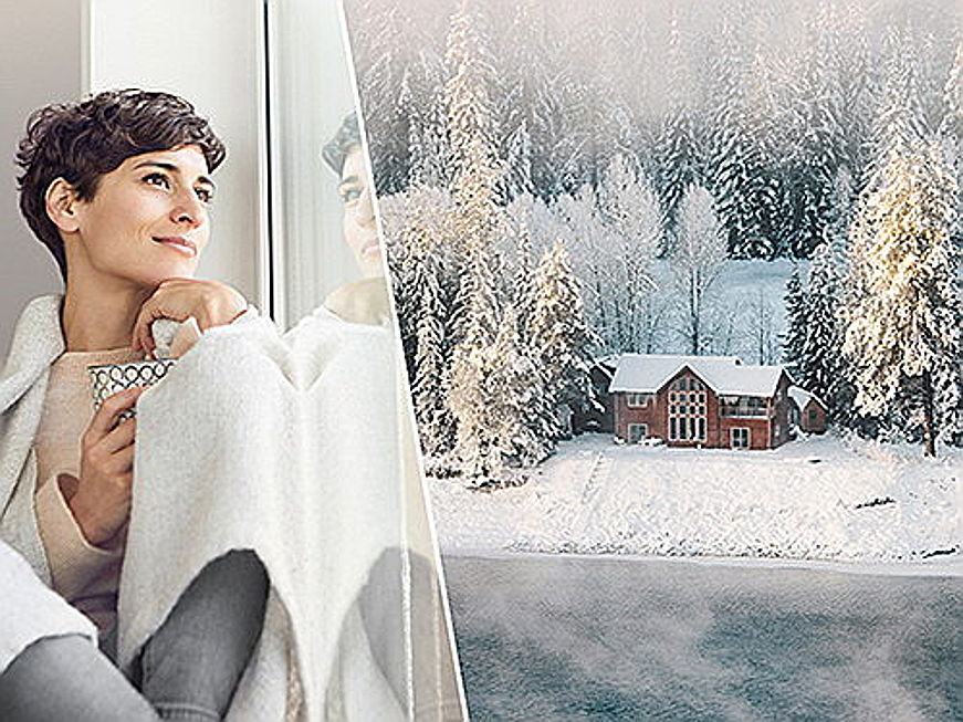  Zug
- Frau an Fenster mit Winteraussicht