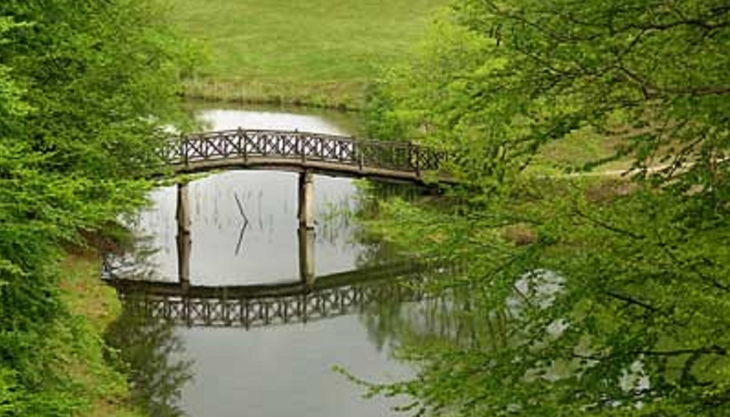 park schloss branitz seebrücke