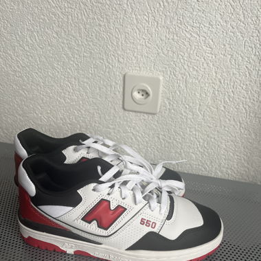 Red New Balance 550