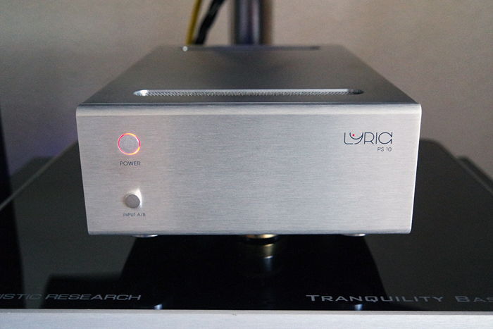 Lyric Audio PS 10 MC/MM tube phone amplifier
