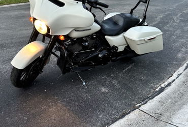 2018 HARLEY-DAVIDSON FLHXS STREET GLIDE SPECIAL ABS motorcycle for rent near Homestead, FL