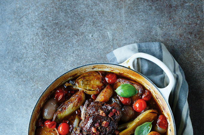 Épaule de veau au pesto de bette à carde et légumes braisés