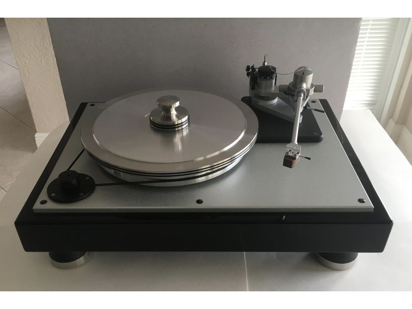 VPI  Classic 4 Turntable with  12.5 Arm with Discovery Wire