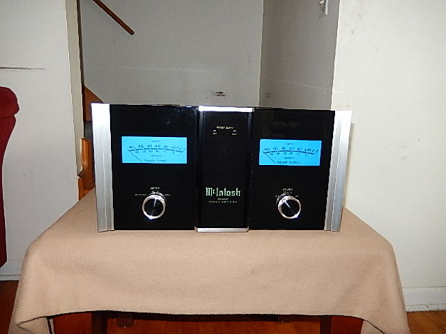 Mcintosh MC402 Power Amplifier ( Local Pick up only)