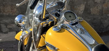 2007 HARLEY-DAVIDSON FLHRC ROAD KING CLASSIC (LUX COLORS) motorcycle for rent near El Paso, TX