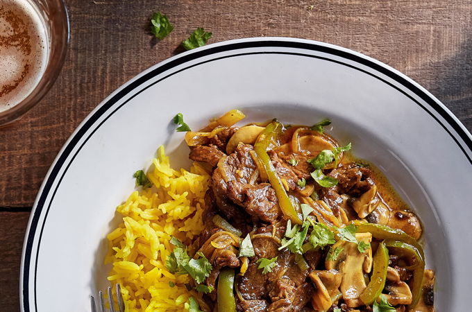 Sauté de bœuf au poivron vert  et aux champignons