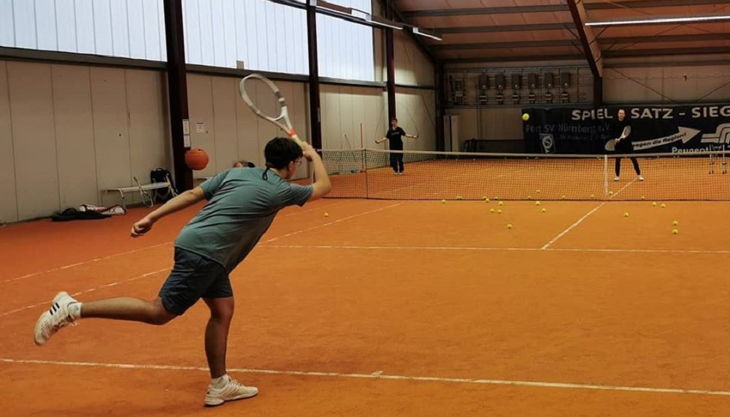 tennisjessen kindergeburtstag spielfeld schlag