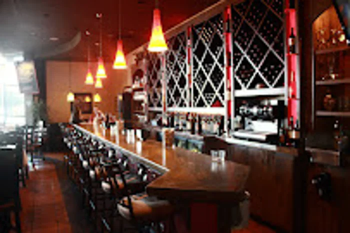Mezzo | Bistro and Wine