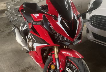 2023 HONDA CBR500R motorcycle for rent near Cleveland, OH