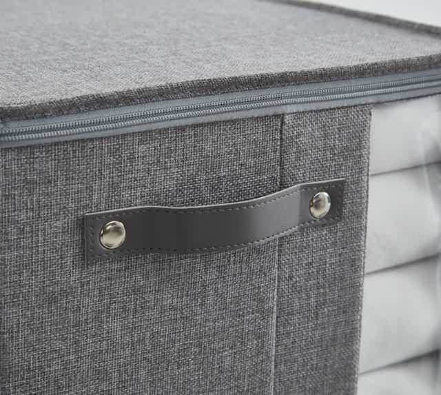 Feature with Label Holder