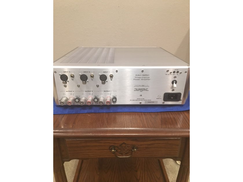 Krell KAV-3250, 3 channel Amplifier,   3 x 250w (8ohms)  3 x 500w (4 ohms)   Perfect front stage amp