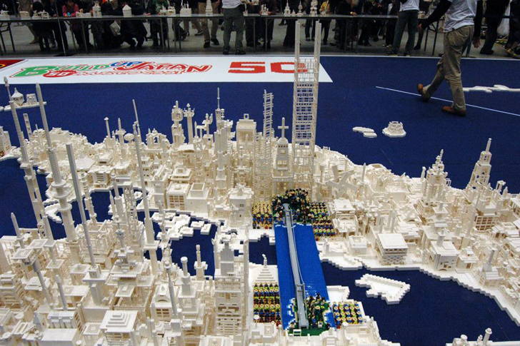  Scale model of Japan 