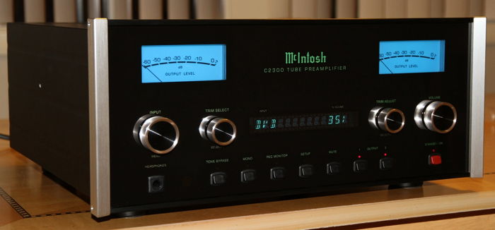 McIntosh C2300 Mint Condition Pre-amplifier
