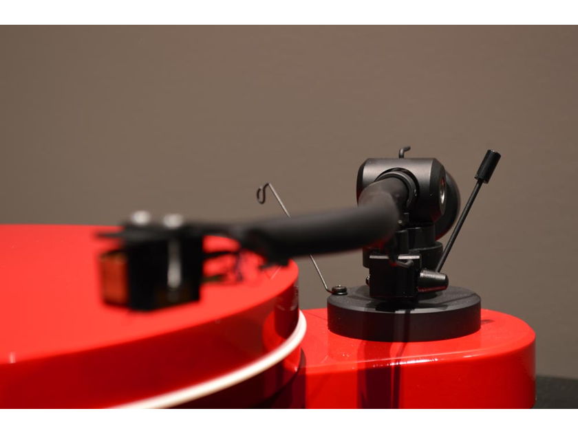 Pro-Ject RPM 1.3 Genie Turntable - Gloss Red