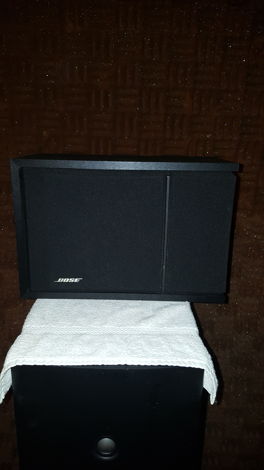 Bose 201 series 3 Bedroom book shelf speaker's