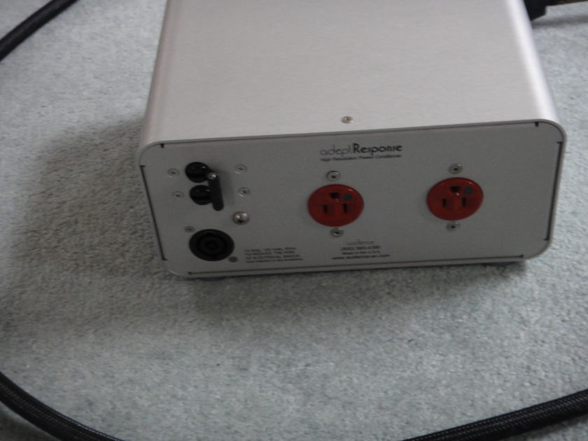 Audience aR2 ADEPT RESPONSE POWER CONDITIONER 2 OUTLETS.