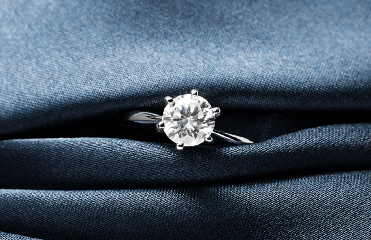 Diamantbestattung - Ihre Asche wird zu einem Erinnerungsdiamanten verarbeitet