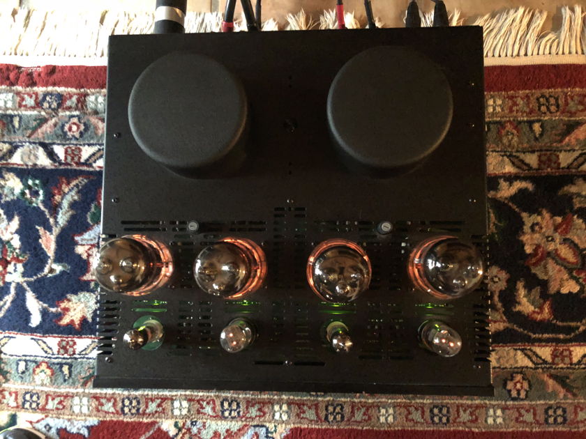 Pair of Balanced Audio Technology VK-55 se