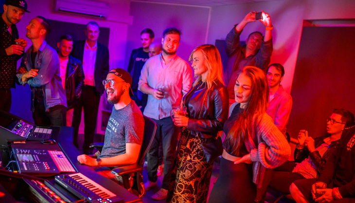 singfactory partyhit