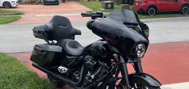 2022 HARLEY-DAVIDSON STREET GLIDE ST motorcycle for rent near Hialeah, FL
