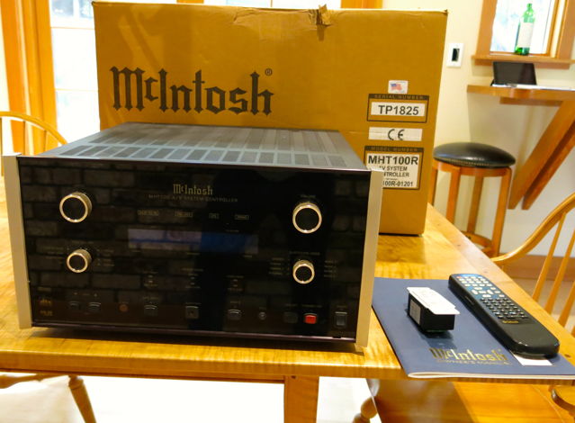 McIntosh MHT-100 A/V System Controller