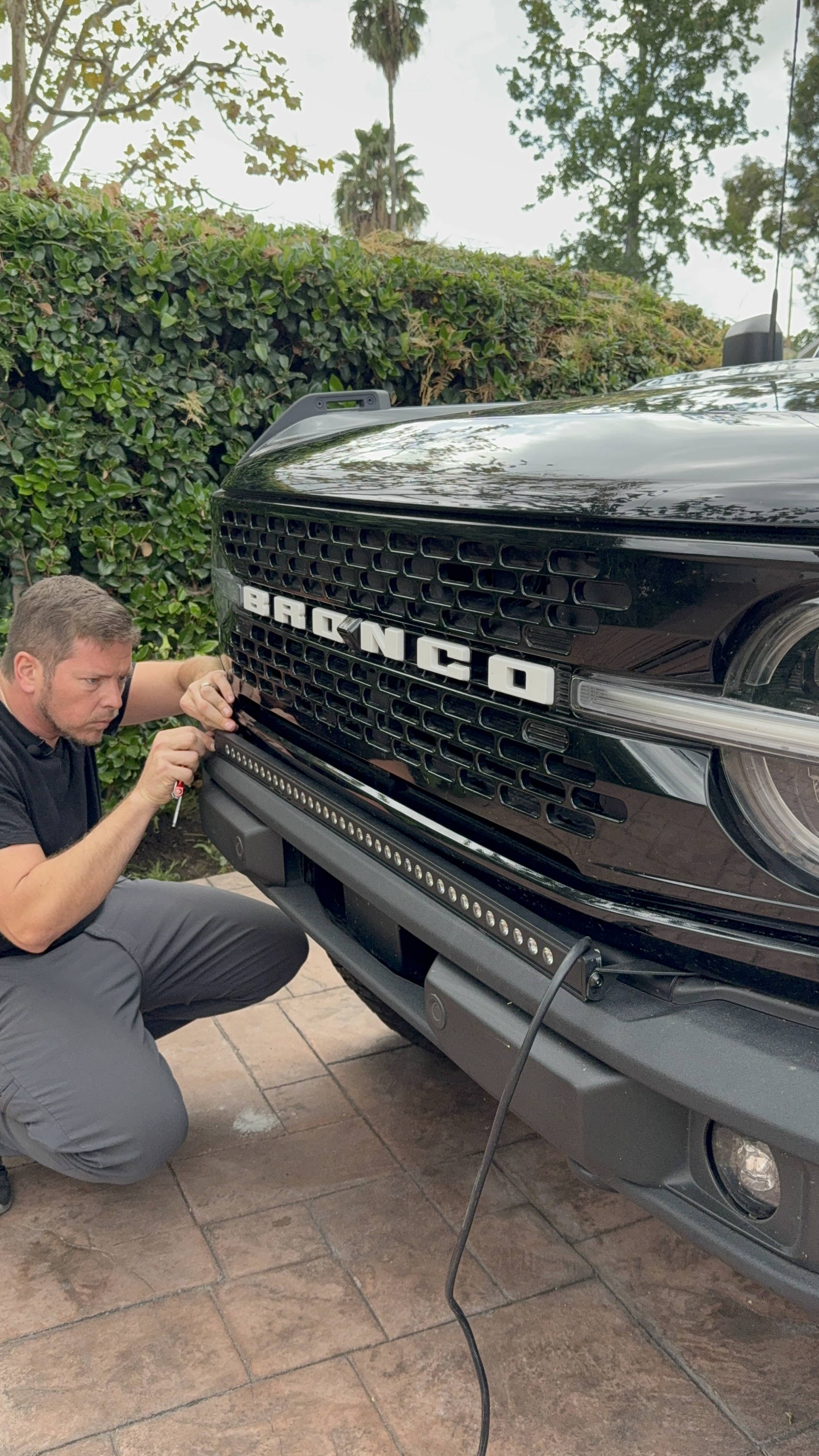 mike install light bar on ford bronco standard bumper