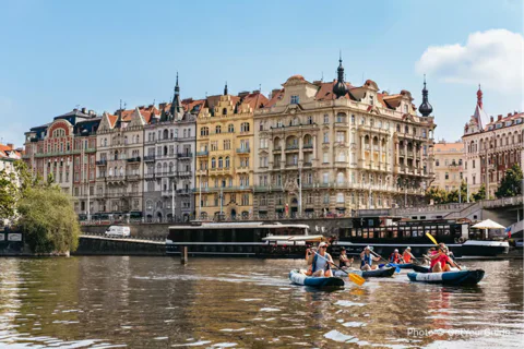 Prague: Vltava River Guided Canoeing Tour