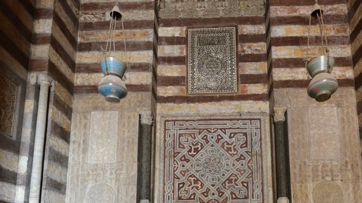 Beyond its historical and architectural significance, Al-Rifa'i Mosque remains an active spiritual center, where Muslims gather for prayers and religious ceremonies