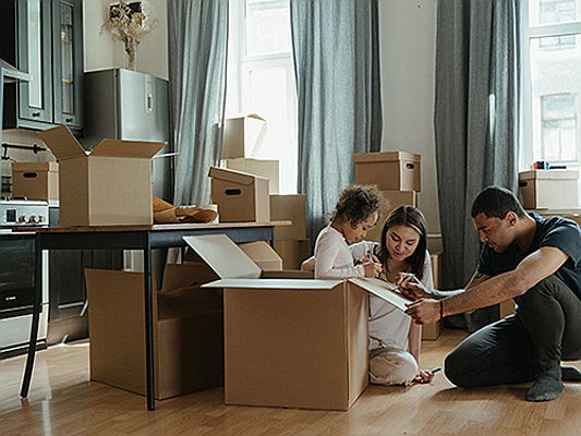  Mahón
- Pour bien commencer la vie dans votre nouvelle maison, mieux vaut-il faire appel à un service de déménagement ou tout faire soi-même ? Lisez l’article !
