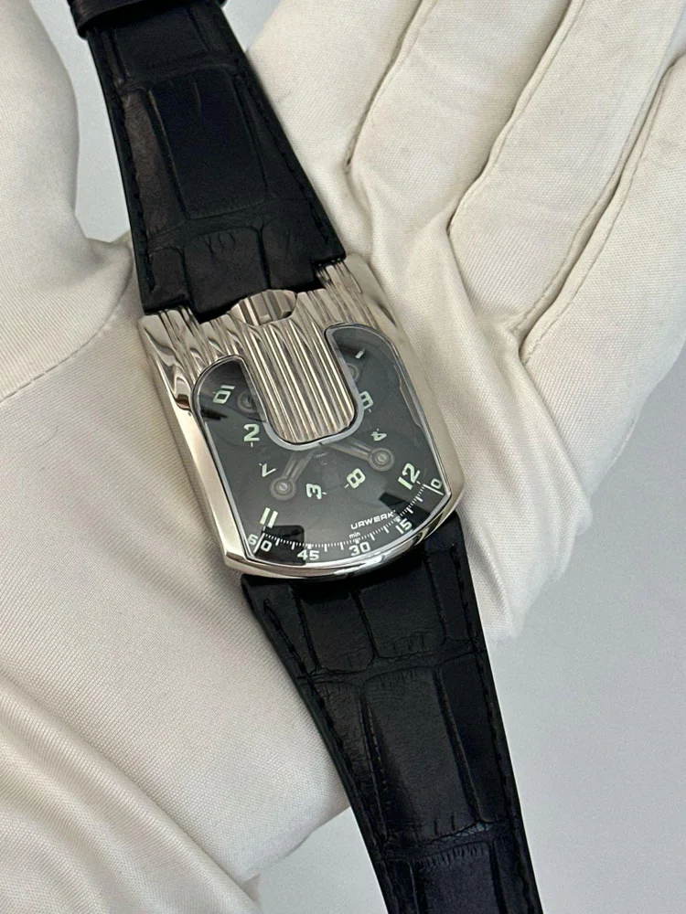 UR-103.09 White Gold Box and papers