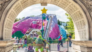 movie park germany eingang dora