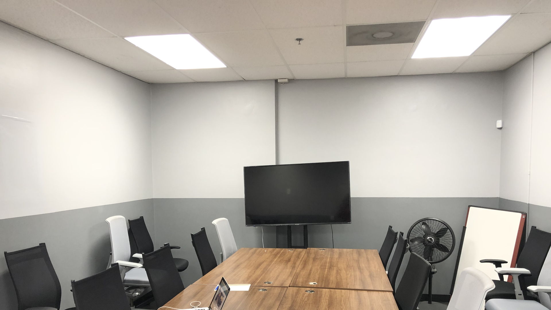 SpaceTogether | Conference Room / Meeting Space