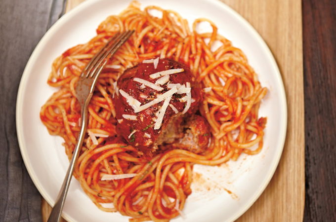 Spaghettis à la boulette géante