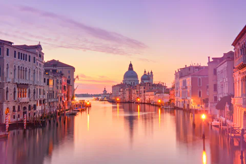 Venice Canals: Depth, History + How to Get Around