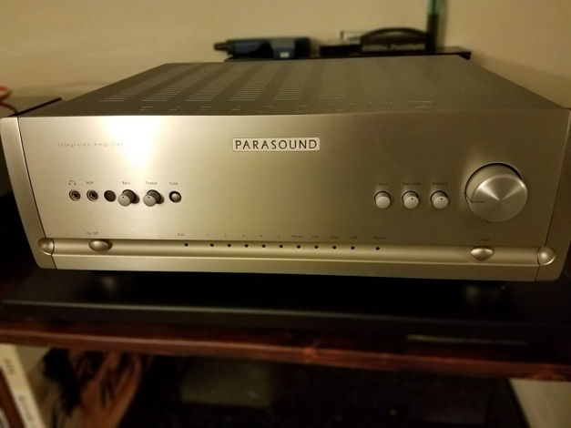 Parasound Halo Integrated 2.1 Channel Integrated/DAC