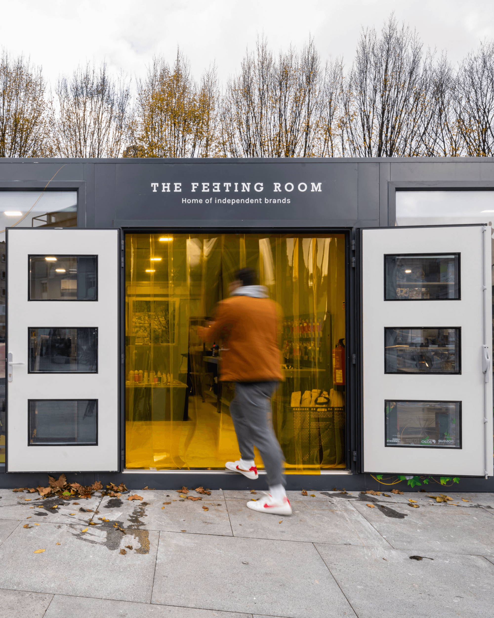 Interior view of The Feeting Room specialty coffee area by SO Coffee Roasters in Porto