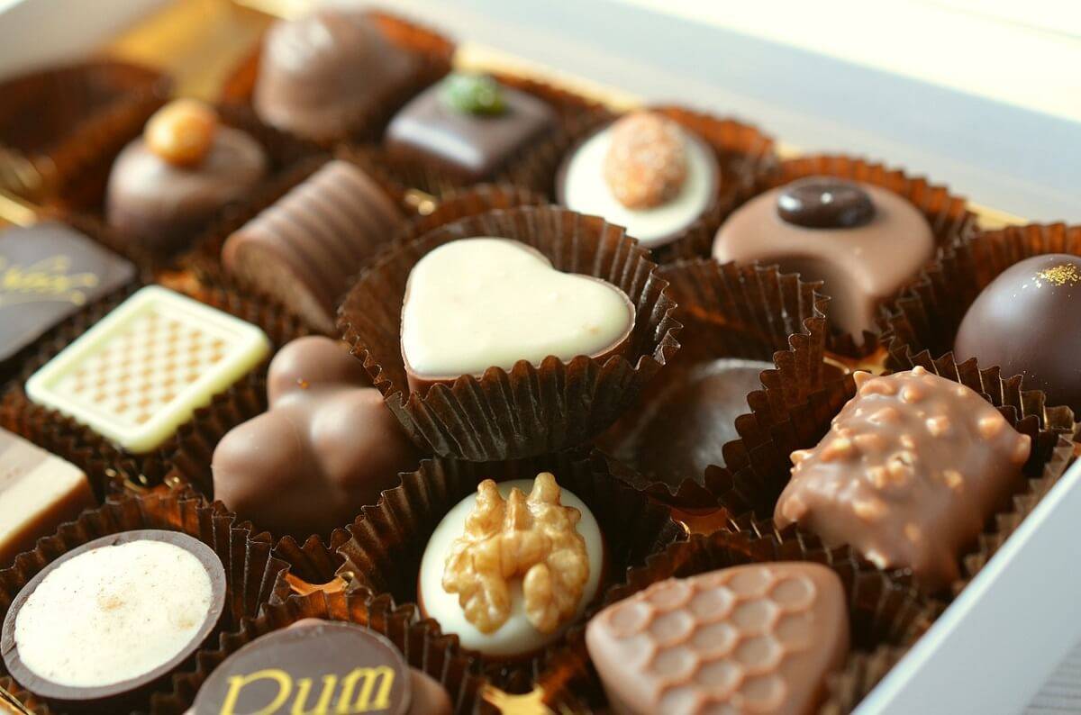 Handgemachte Pralinen zum Valentinstag schenken