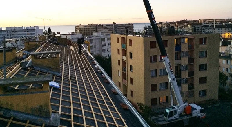 Rénovation de 2 000 m² de couverture en tuiles de Marseille — photo 7 sur 26 — CEG TOITURE