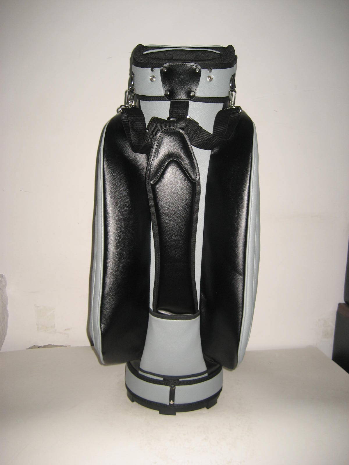 Customised football club golf bags by Golf Custom Bags 103