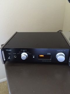 Teac- BLOWOUT UD-501 Dac/Amp Mint Condition