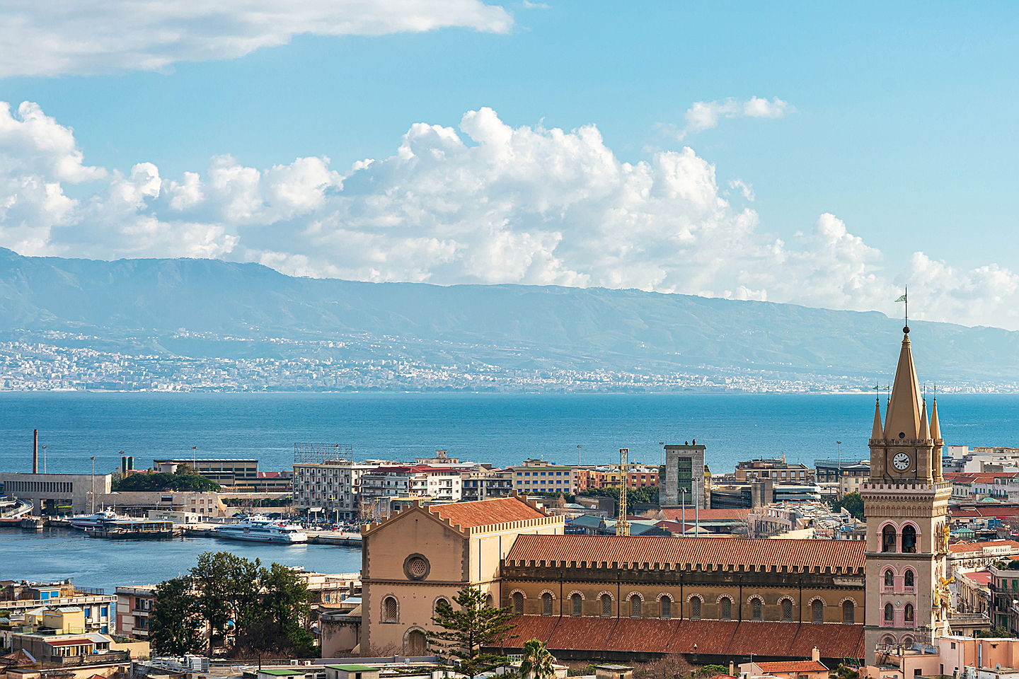  Capo D&#39;Orlando
- Panorama di Messina sullo stretto