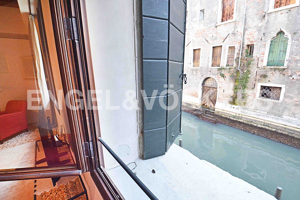  Venise
- charming-apartment-in-a-15th-century-palazzo (1).jpg