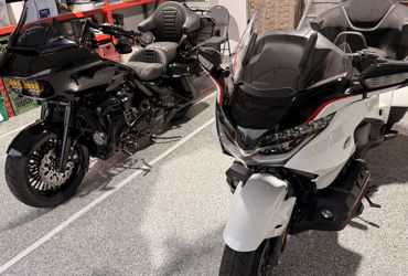2024 HONDA GOLD WING TOUR AIRBAG AUTOMATIC DCT motorcycle for rent near Louisville, CO