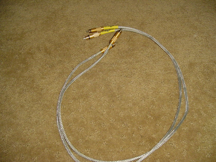 Z squared Au-Au interconnect pair one meter with rca