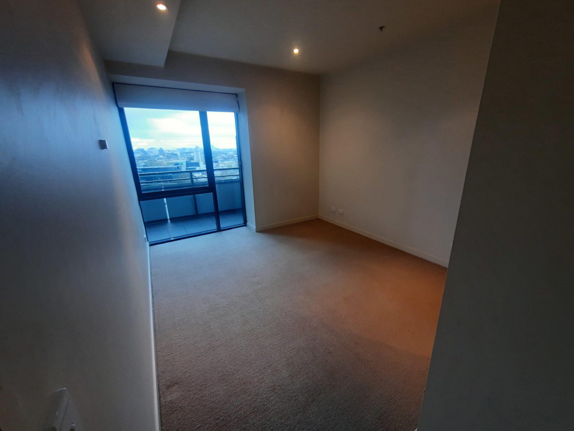 FOR RENT- Executive living in the celebrated Clarendon Towers!!! - Image 5