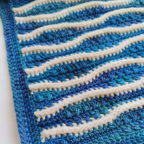 Dancing Wave Crests Deken