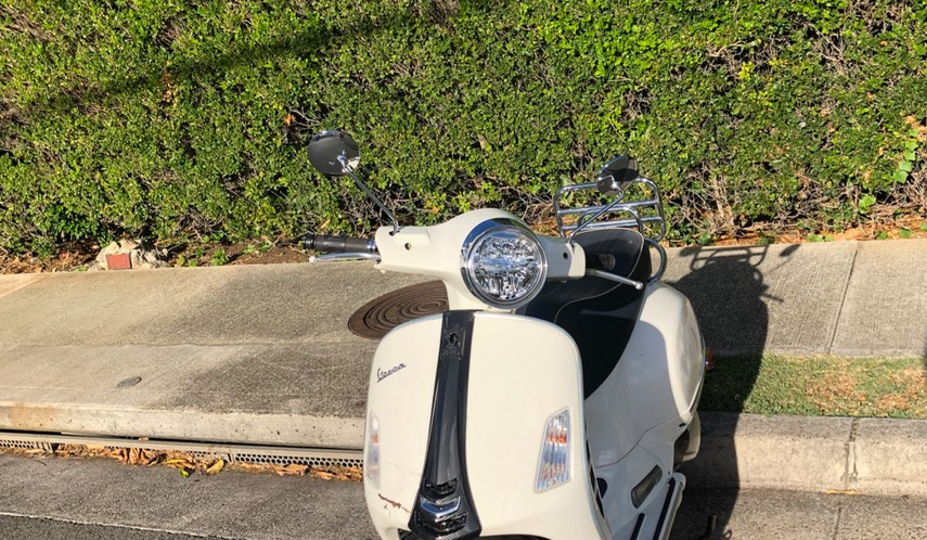 VESPA GTS 300 HPE for rent near Honolulu, HI Riders Share